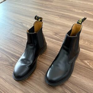 Dr. Martens 2976 Chelsea Boots - Black Leather - Men’s Size 9 UK Toe